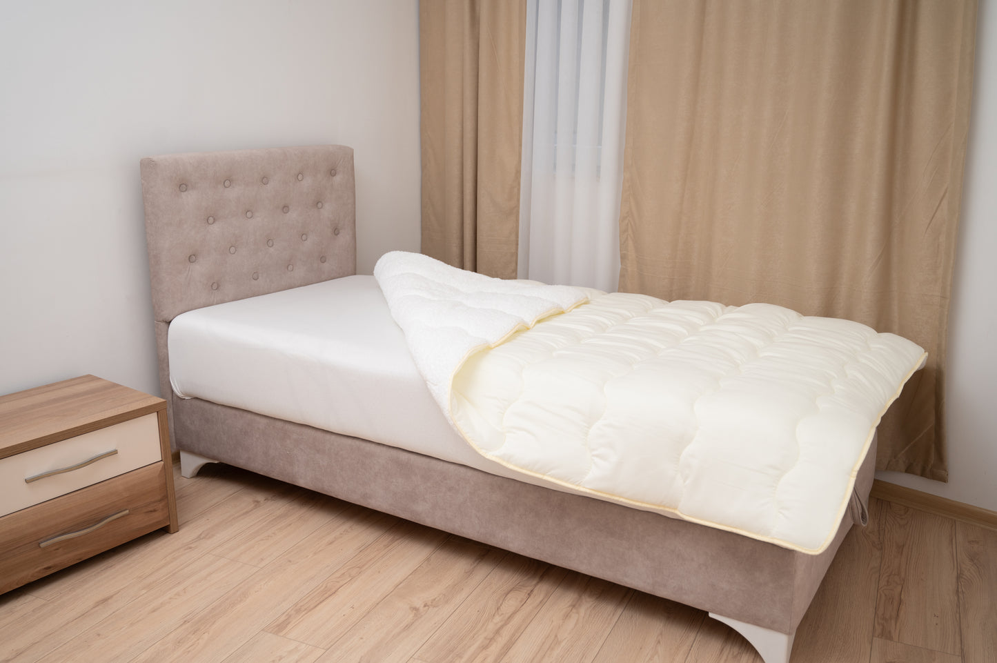 Single jorgan s krznom, bež boja