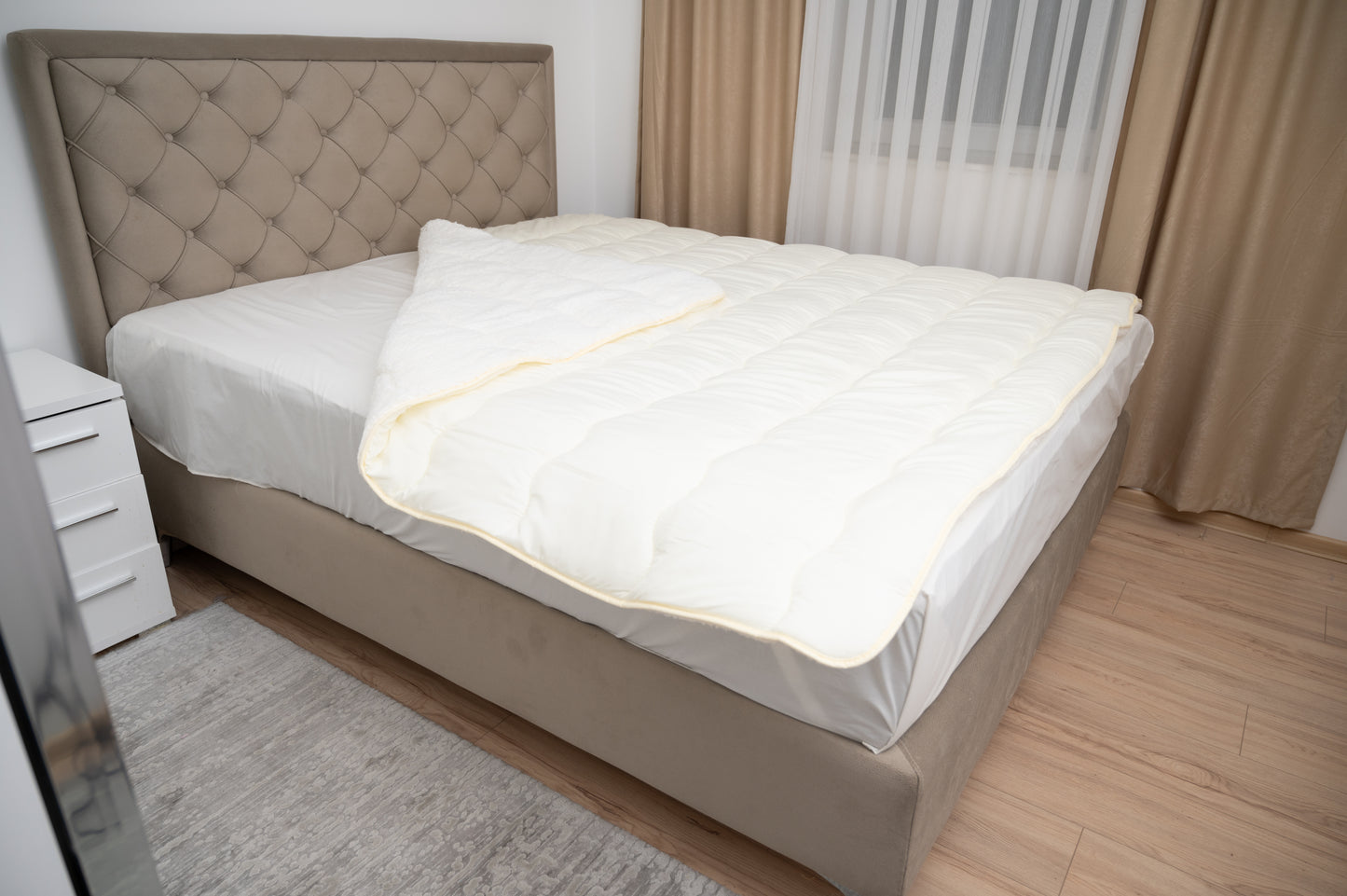 Bračni jorgan s krznom, bež boja