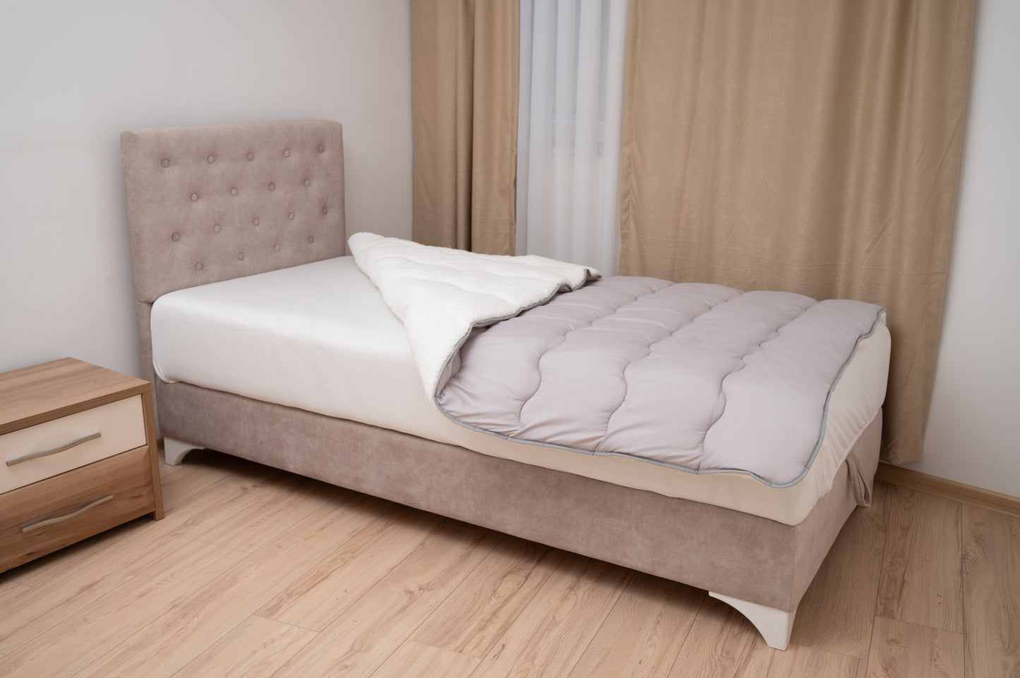 Single jorgan s krznom, siva boja